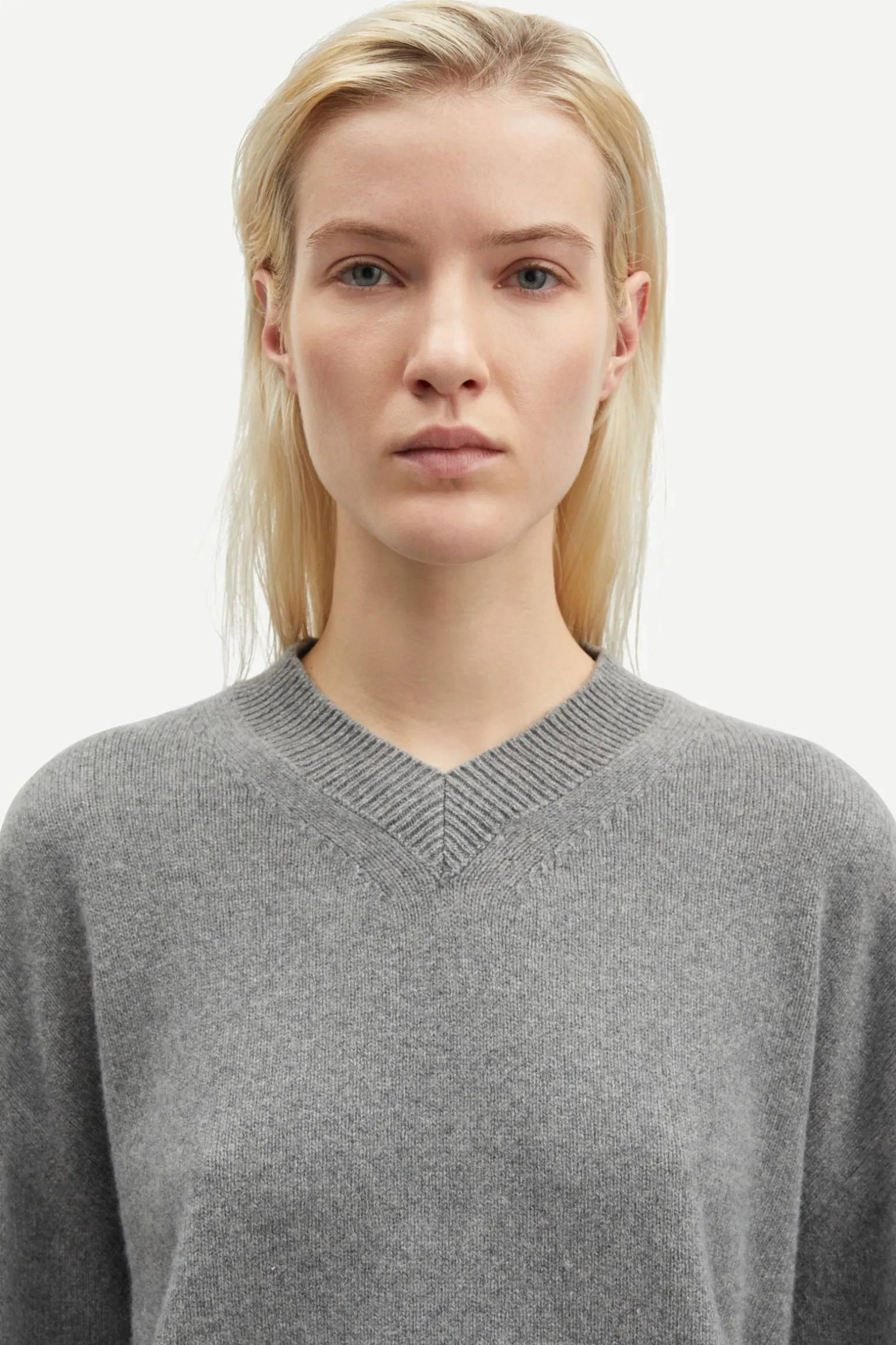SABIRGITTE V-NECK SWEATER 15356